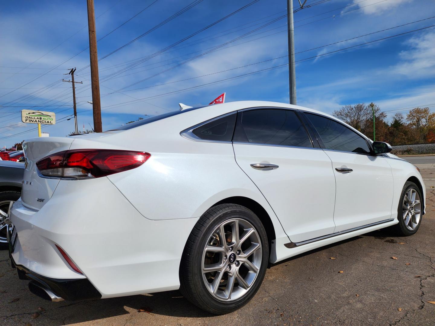 2018 DIAMOND WHITE Hyundai Sonata Sport (5NPE34AB5JH) with an 2.0L engine, AUTO transmission, located at 2660 S.Garland Avenue, Garland, TX, 75041, (469) 298-3118, 32.885551, -96.655602 - Welcome to DallasAutos4Less, one of the Premier BUY HERE PAY HERE Dealers in the North Dallas Area. We specialize in financing to people with NO CREDIT or BAD CREDIT. We need proof of income, proof of residence, and a ID. Come buy your new car from us today!! This is a Very clean 2018 HYUNDAI SON - Photo#3